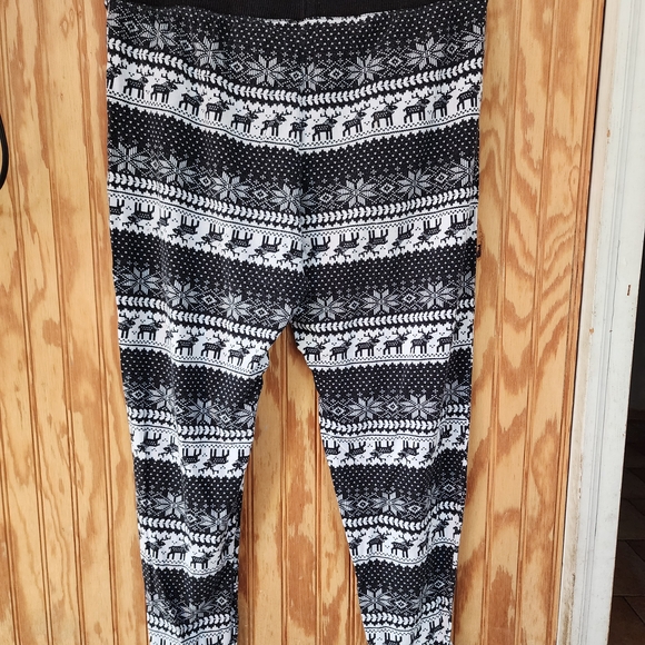 Cuddl Duds Black and White Patterned Pants - Picture 4 of 4